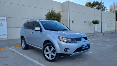 MITSUBISHI Outlander 2009 - Creek Motors
