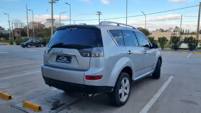 MITSUBISHI Outlander 2009 - Creek Motors