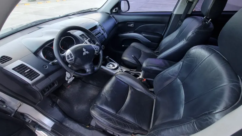 MITSUBISHI Outlander 2009 - Creek Motors