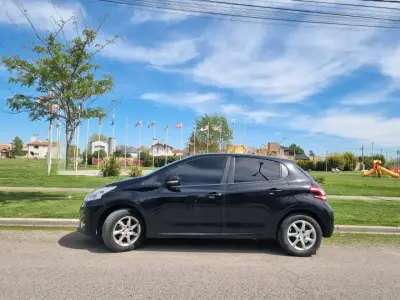 PEUGEOT 208 2016 - Creek Motors