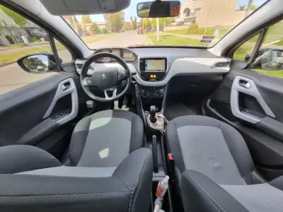 PEUGEOT 208 2016 - Creek Motors