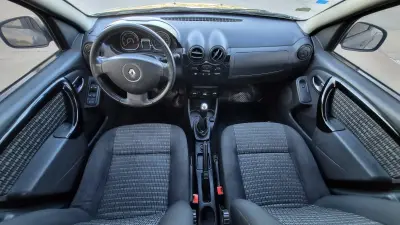 RENAULT SANDERO 2015 - Creek Motors