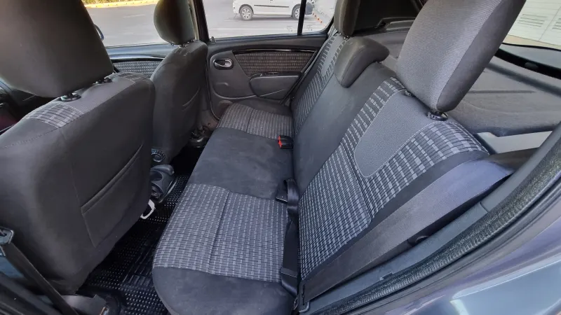 RENAULT SANDERO 2015 - Creek Motors