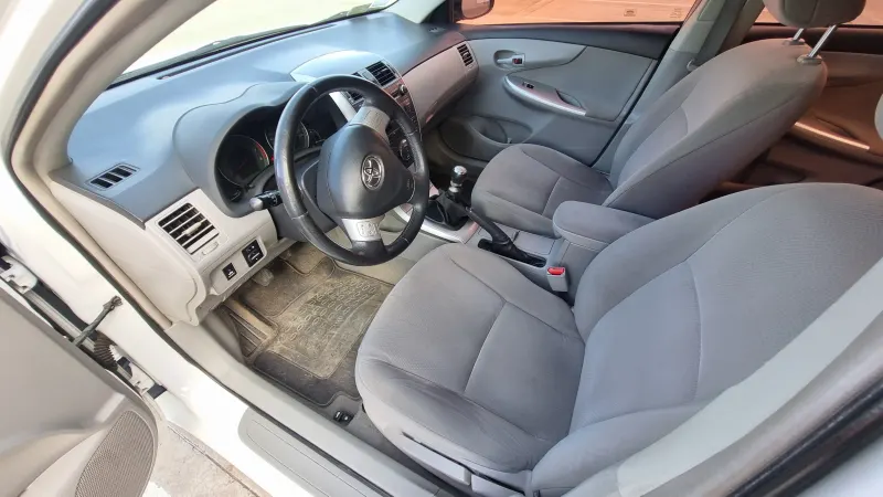 TOYOTA Corolla 2013 - Creek Motors