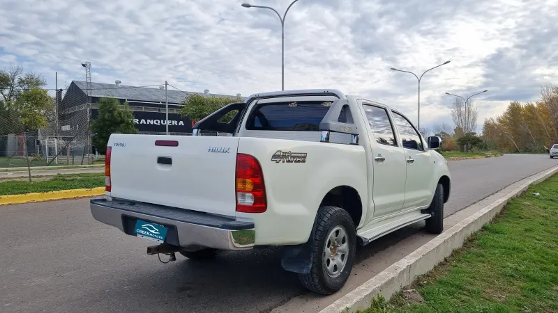 TOYOTA Hilux 2007 - Creek Motors