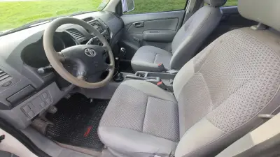 TOYOTA Hilux 2007 - Creek Motors
