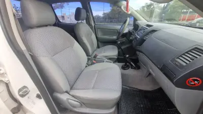 TOYOTA Hilux 2007 - Creek Motors
