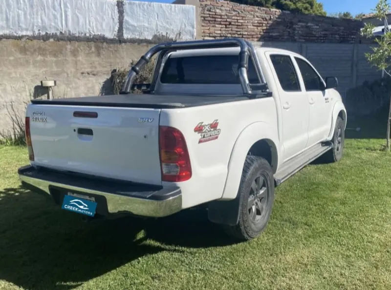 TOYOTA Hilux 2010 - Creek Motors