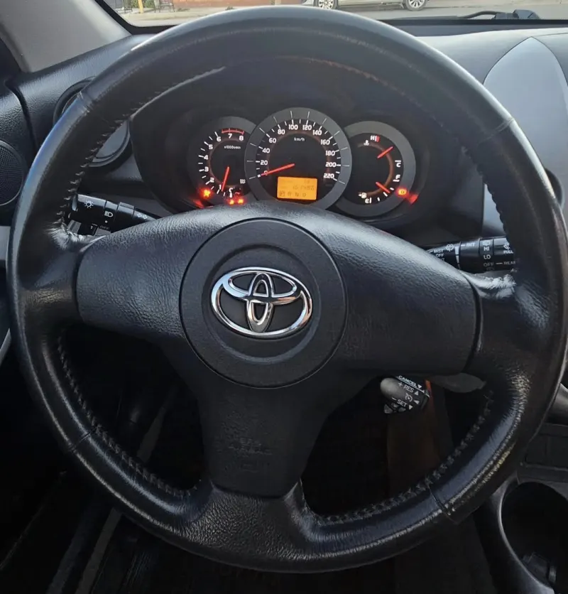 TOYOTA Rav4 4wd 2006 - Creek Motors