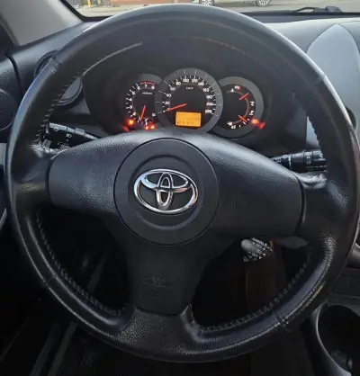 TOYOTA Rav4 4wd 2006 - Creek Motors